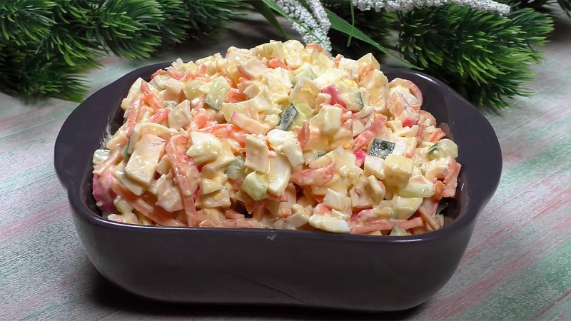 30 минут на кухне: салат "Валерия" с копченой курицей и корейской морковью