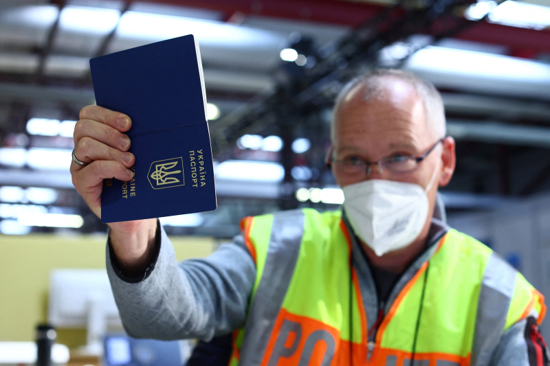 Германия достигла предела своих возможностей по приему беженцев