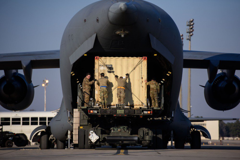 Оборонка набирает обороты: почему СМИ пишут о пустеющих складах США и их союзников, но вооружения для ВСУ продолжают поступать