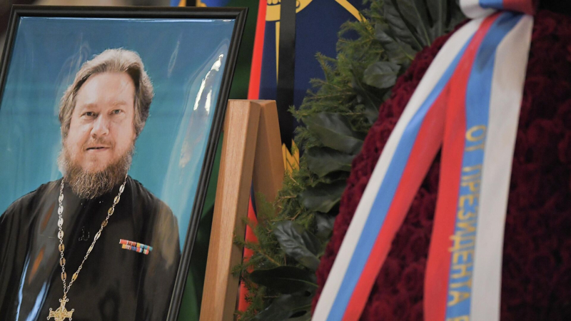 "Осколкам не кланялся": епископ рассказал о характере "десантного батюшки"