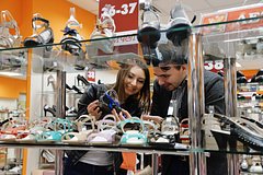 Стало известно о планах России по поставкам одежды и обуви из КНДР