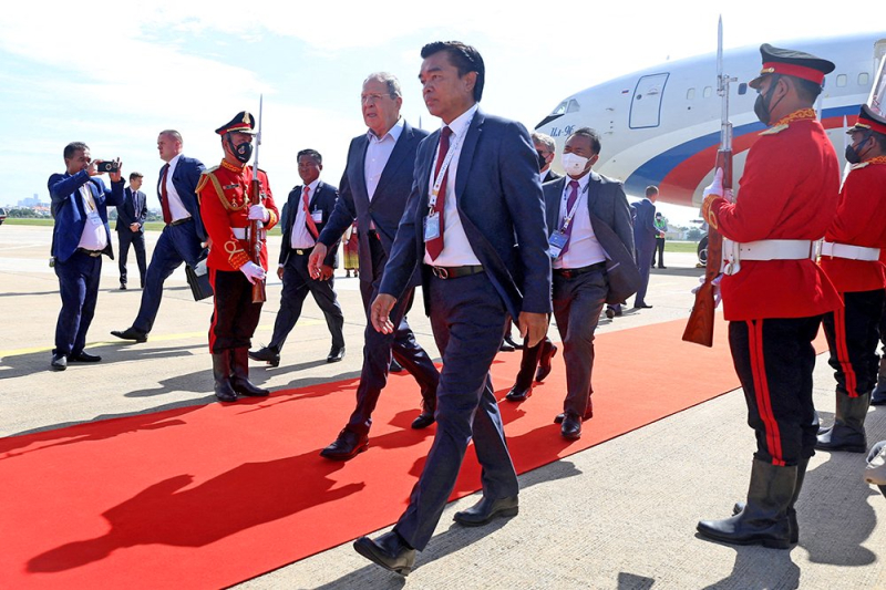 В Камбодже Лавров и Байден проехали по бульвару России