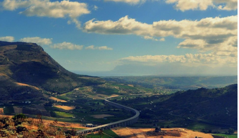 Власти Италии планируют взять под контроль сицилийский завод «Лукойла»