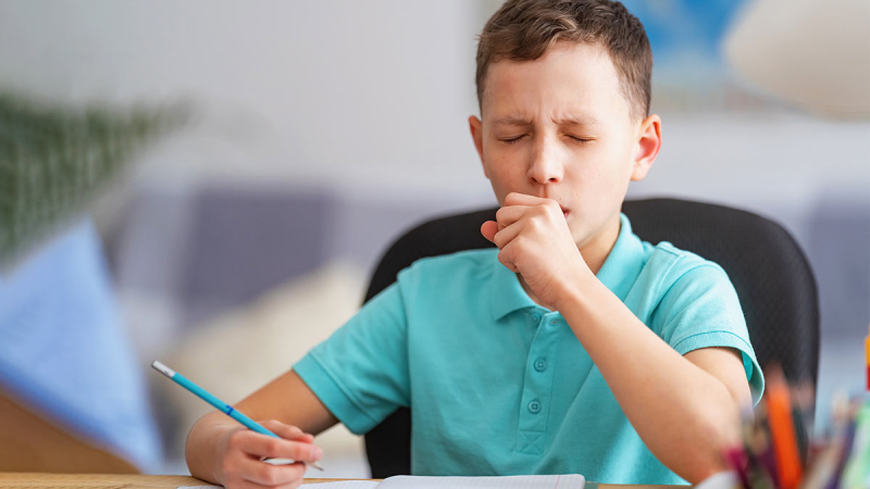 Более 70 тысяч школьников заболели ОРВИ и гриппом в Петербурге