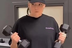 Девушки пожаловались на насмешки мужчин в адрес их фигур в спортзале