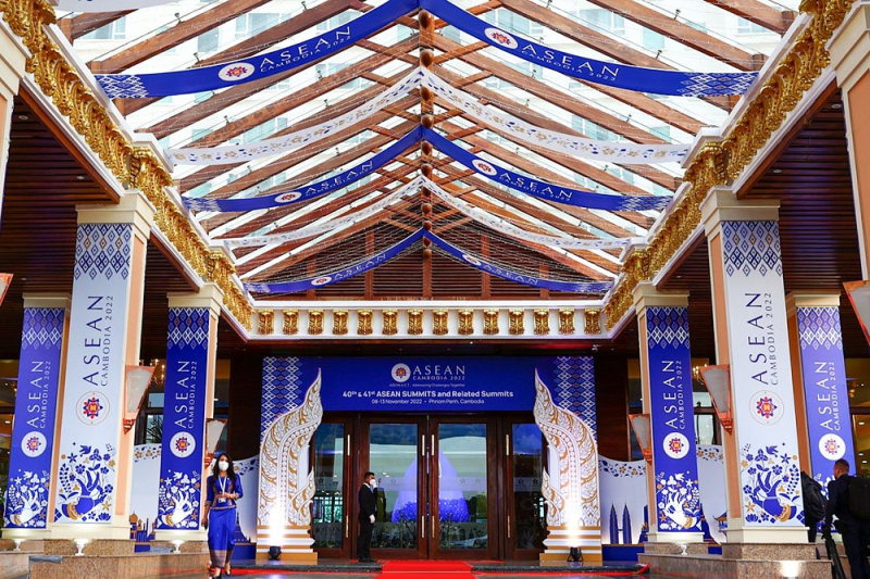 Эксперты "Валдайского клуба" обсудили, должна ли Россия противостоять США в Азии