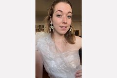 Художница смастерила из прозрачной пленки платье как у Хайди Клум и обрела славу