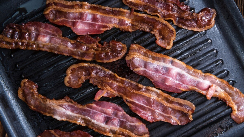Как сделать бекон хрустящим: простой способ повара Елизаветы II
