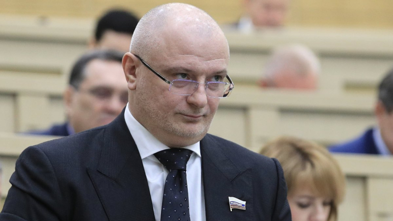 Клишас: ограничения на выезд граждан из страны в РФ вводить не будут