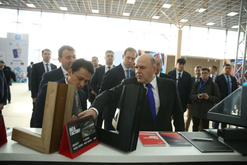 Михаил Мишустин обсудил в Узбекистане идею тройственного газового союза с Казахстаном