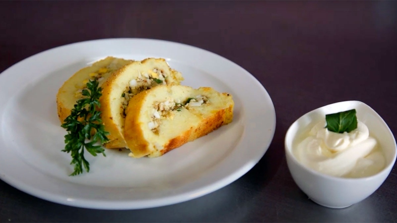 Недорого и вкусно: картофельный рулет с овощами