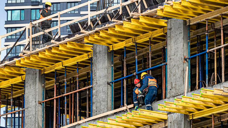 Орловские власти объявили торги на достройку медцентра на бульваре Победы