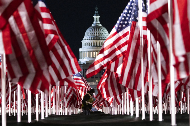 Почти половина жителей США выступают за то, чтобы призвать Украину договариваться о мире