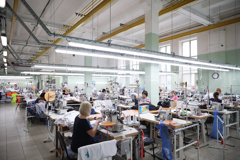 Российская легкая промышленность примет на работу швей из Узбекистана