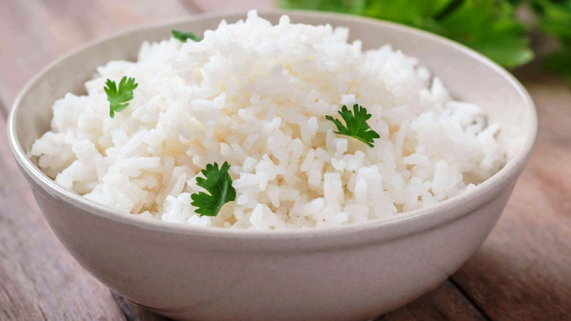 Зачем жарить рис перед варкой: хитрость, которую многие упустили